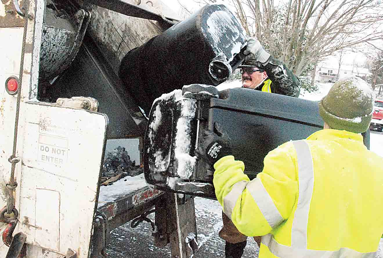 Parkersburg mayor joins sanitation workers on route News, Sports